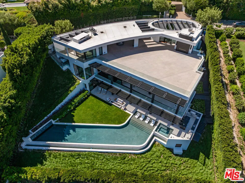 9364 Beverly Crest Drive Los Angeles, CA 90210