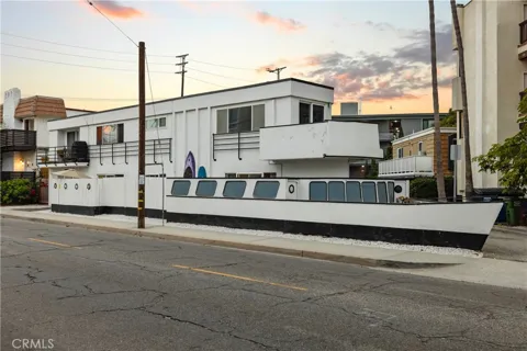 3906 Pacific Avenue