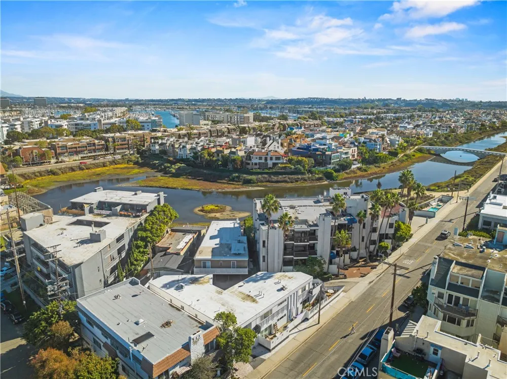 3906 Pacific Avenue Marina del Rey, CA 90292