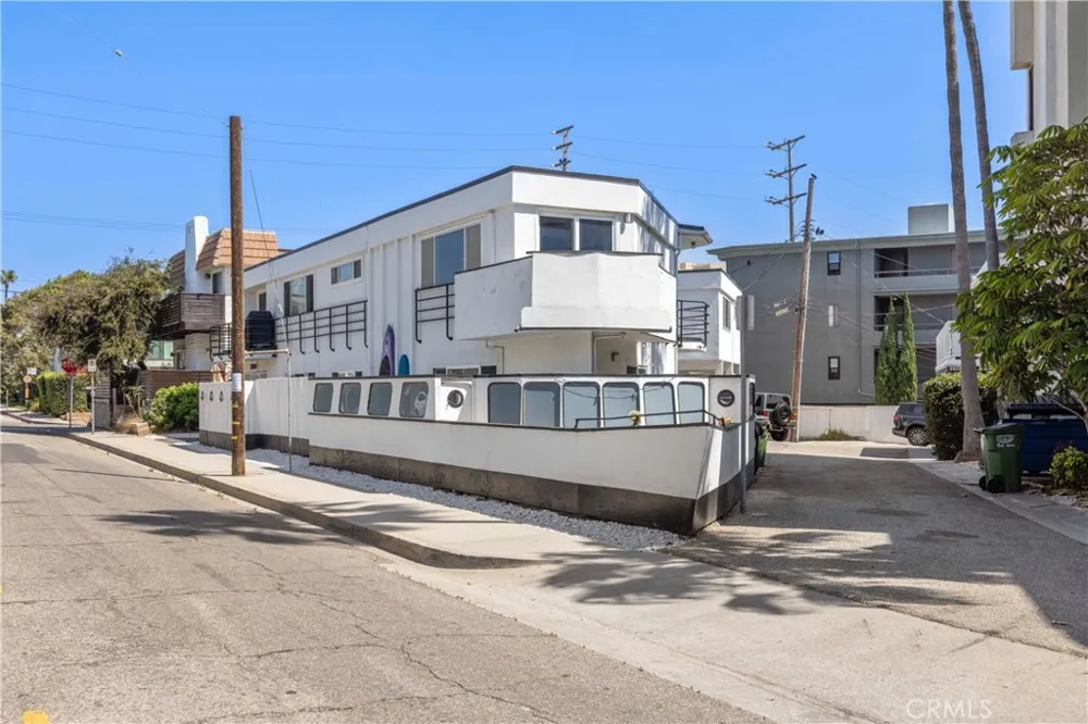 3906 Pacific Avenue Marina del Rey, CA 90292