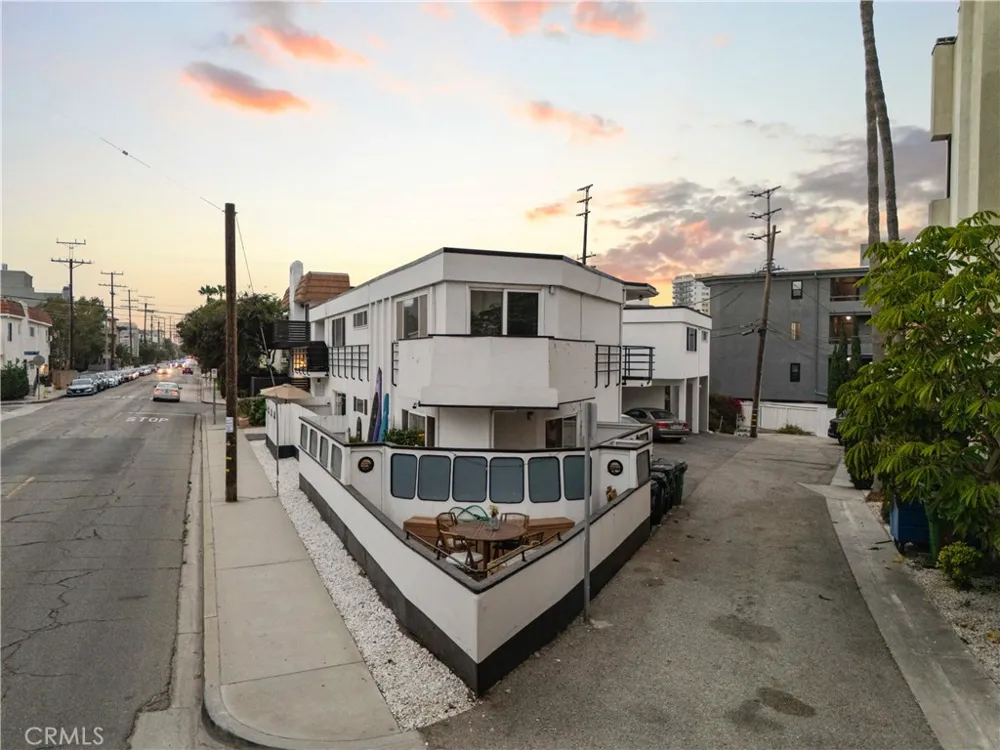 3906 Pacific Avenue Marina del Rey, CA 90292