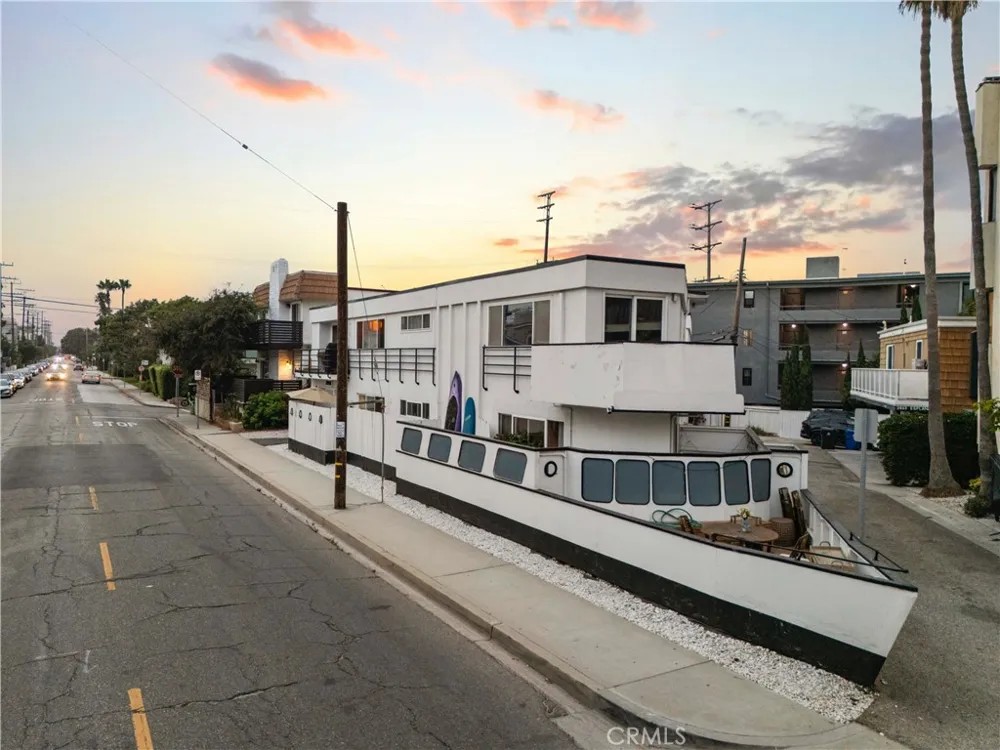 3906 Pacific Avenue Marina del Rey, CA 90292