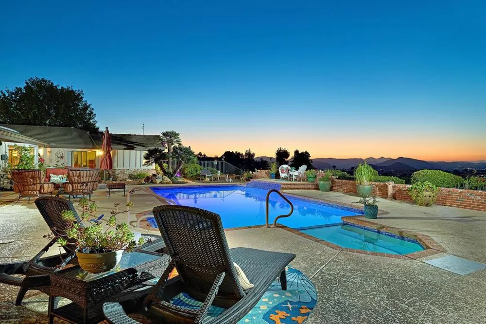 17505 Corte Lomas Verdes Poway, CA 92064