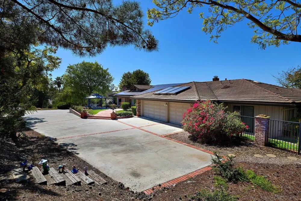 17505 Corte Lomas Verdes Poway, CA 92064
