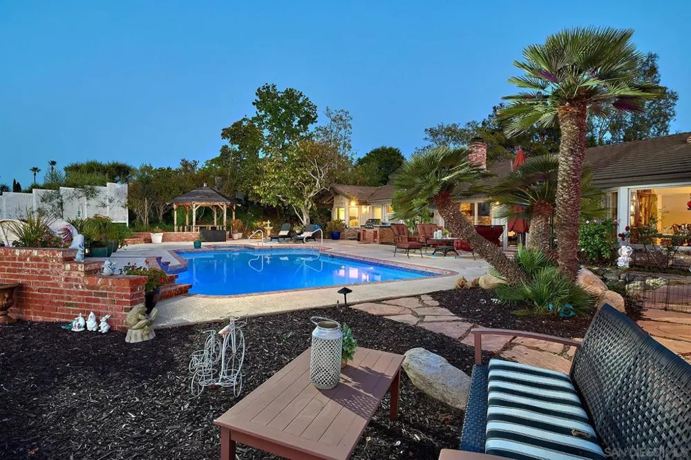 17505 Corte Lomas Verdes Poway, CA 92064