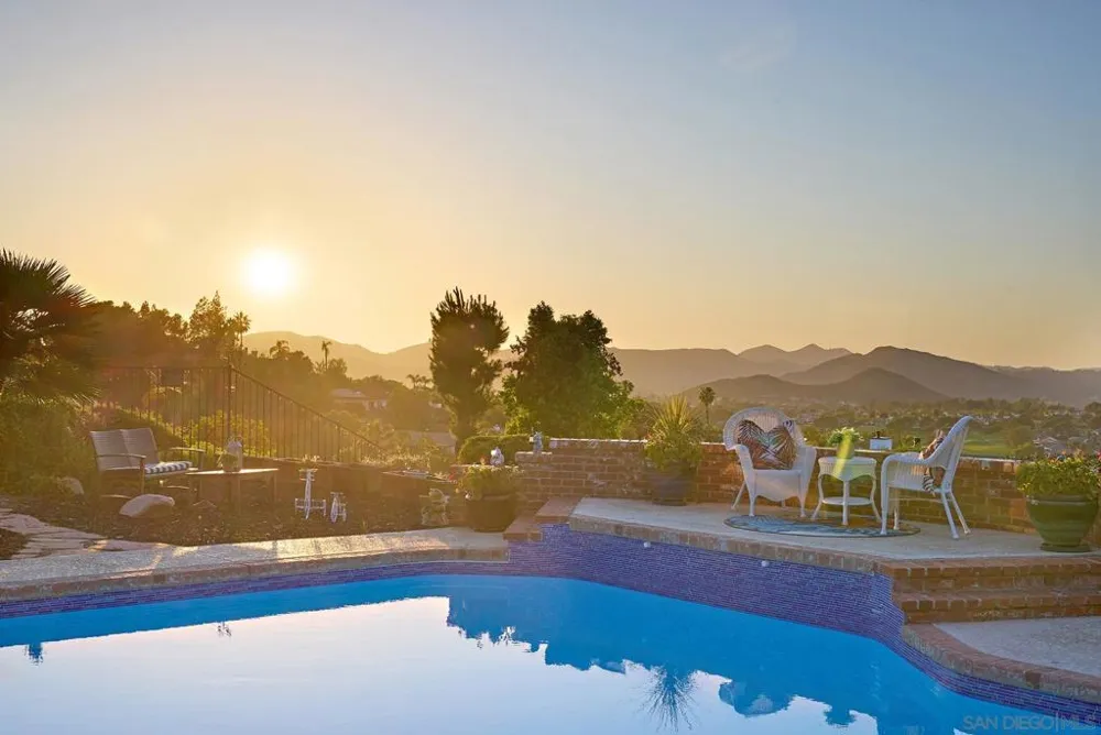 17505 Corte Lomas Verdes Poway, CA 92064