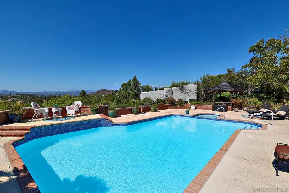 17505 Corte Lomas Verdes Poway, CA 92064