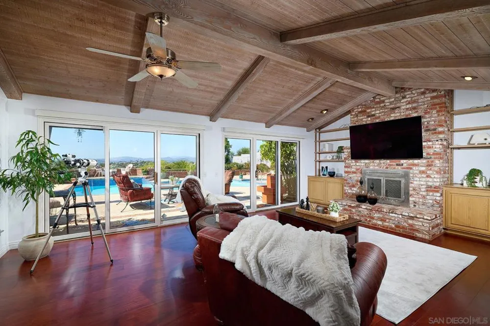 17505 Corte Lomas Verdes Poway, CA 92064