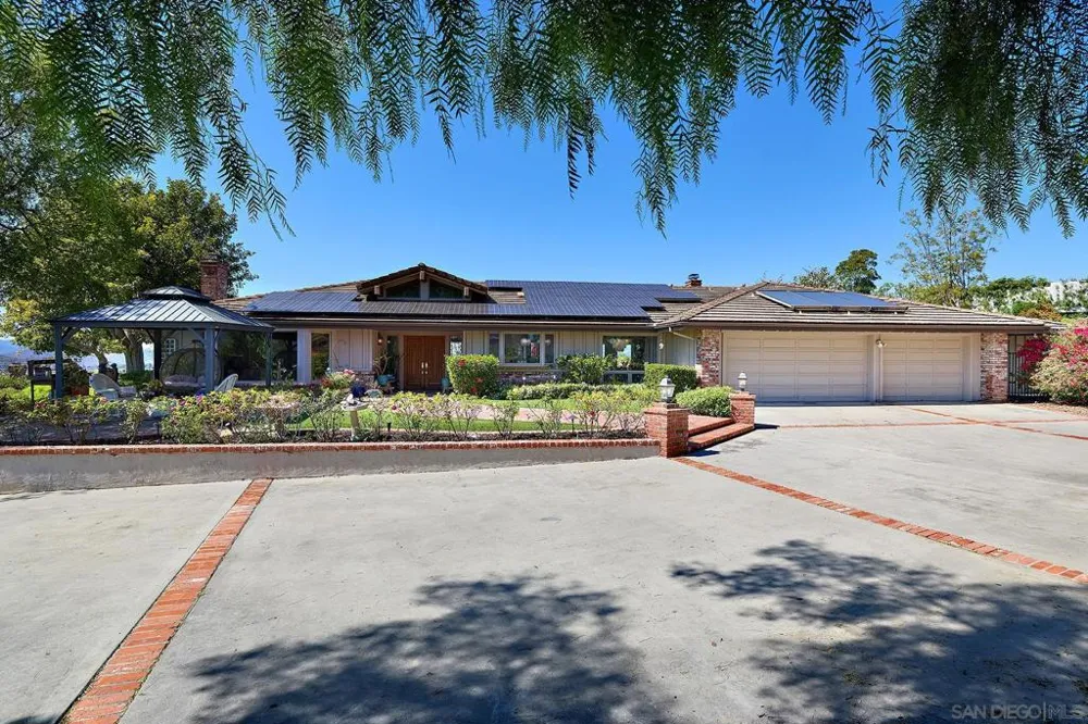 17505 Corte Lomas Verdes Poway, CA 92064