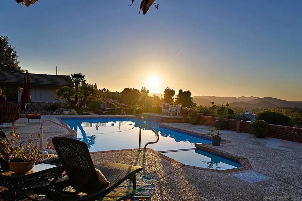17505 Corte Lomas Verdes Poway, CA 92064