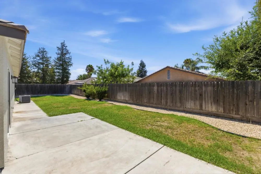 3709 Harris Road Bakersfield, CA 93313