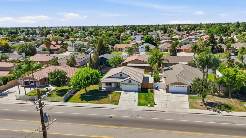 3709 Harris Road Bakersfield, CA 93313