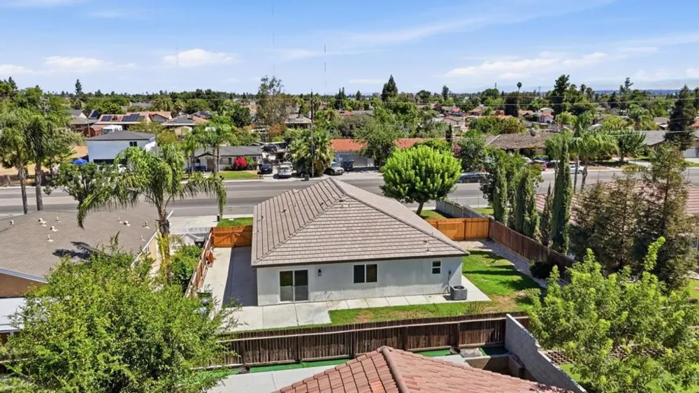 3709 Harris Road Bakersfield, CA 93313