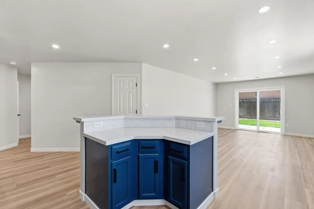 3709 Harris Road Bakersfield, CA 93313