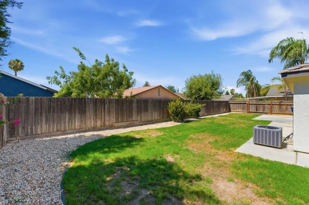 3709 Harris Road Bakersfield, CA 93313