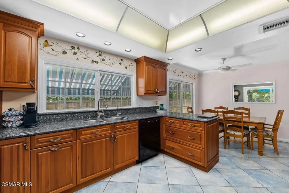 17701 Corinthian Drive Encino, CA 91316