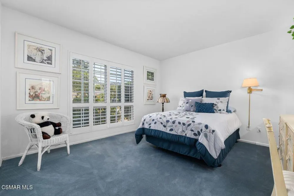 17701 Corinthian Drive Encino, CA 91316