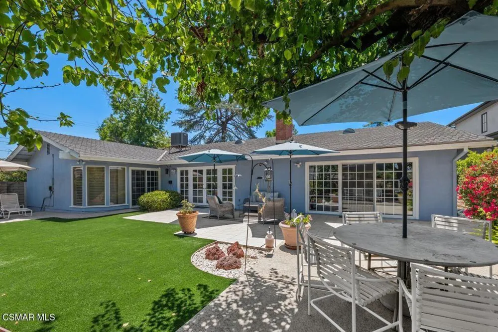 17701 Corinthian Drive Encino, CA 91316