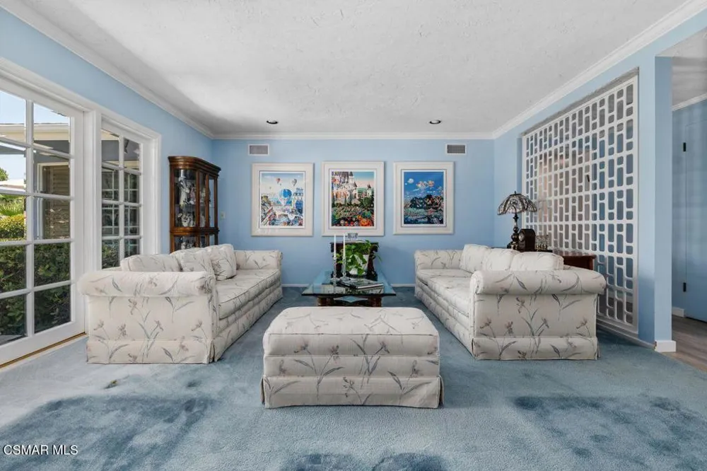 17701 Corinthian Drive Encino, CA 91316