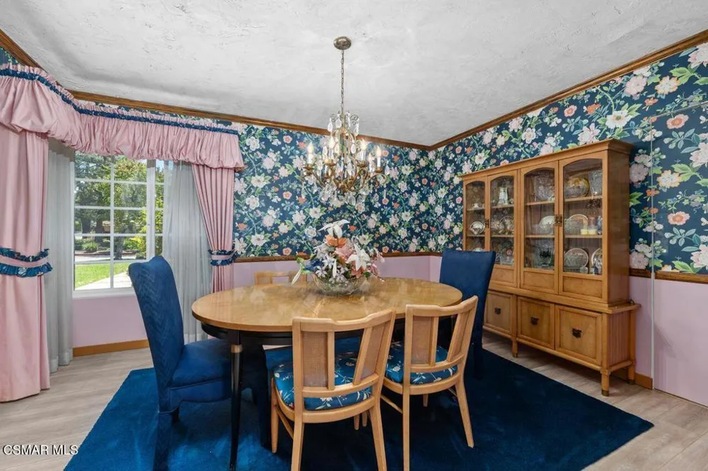 17701 Corinthian Drive Encino, CA 91316