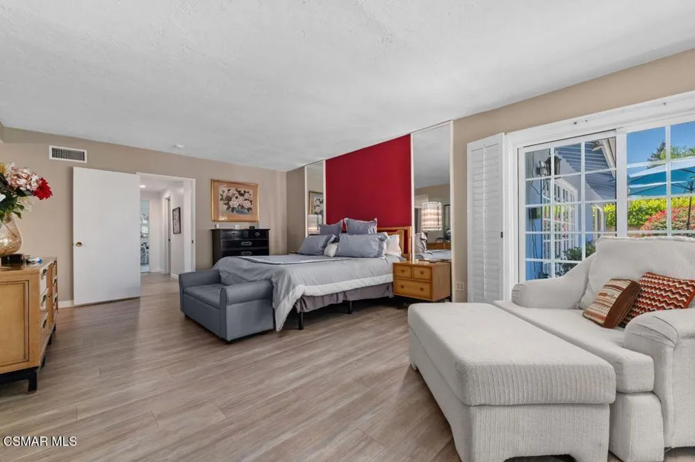 17701 Corinthian Drive Encino, CA 91316