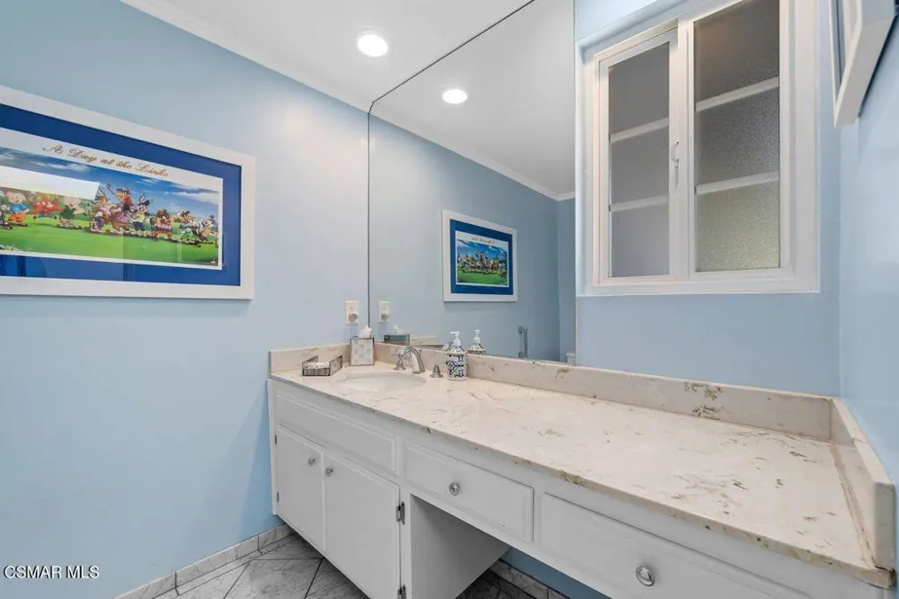 17701 Corinthian Drive Encino, CA 91316