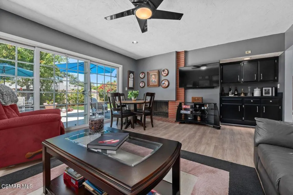 17701 Corinthian Drive Encino, CA 91316