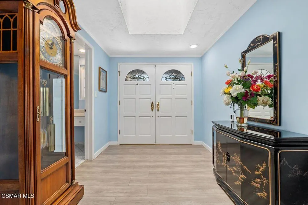 17701 Corinthian Drive Encino, CA 91316