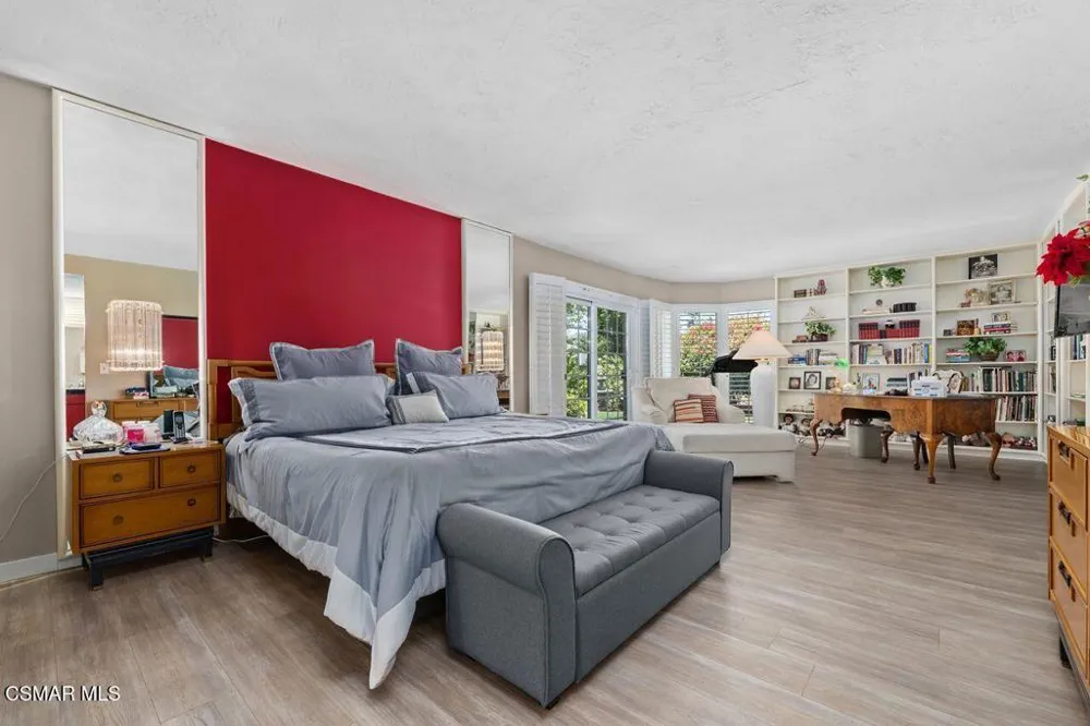 17701 Corinthian Drive Encino, CA 91316