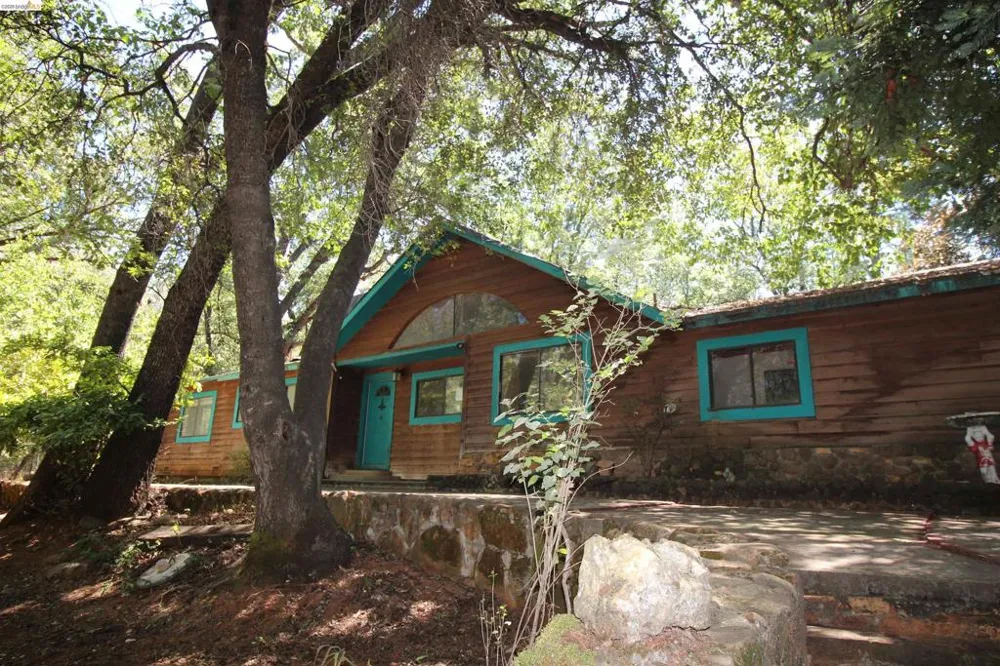 12383 Yankee Hill rd Columbia, CA 95310