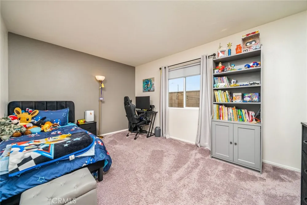 11981 Regent Victorville, CA 92392