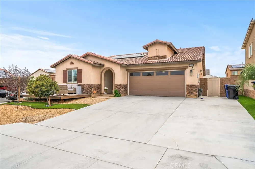 11981 Regent Victorville, CA 92392