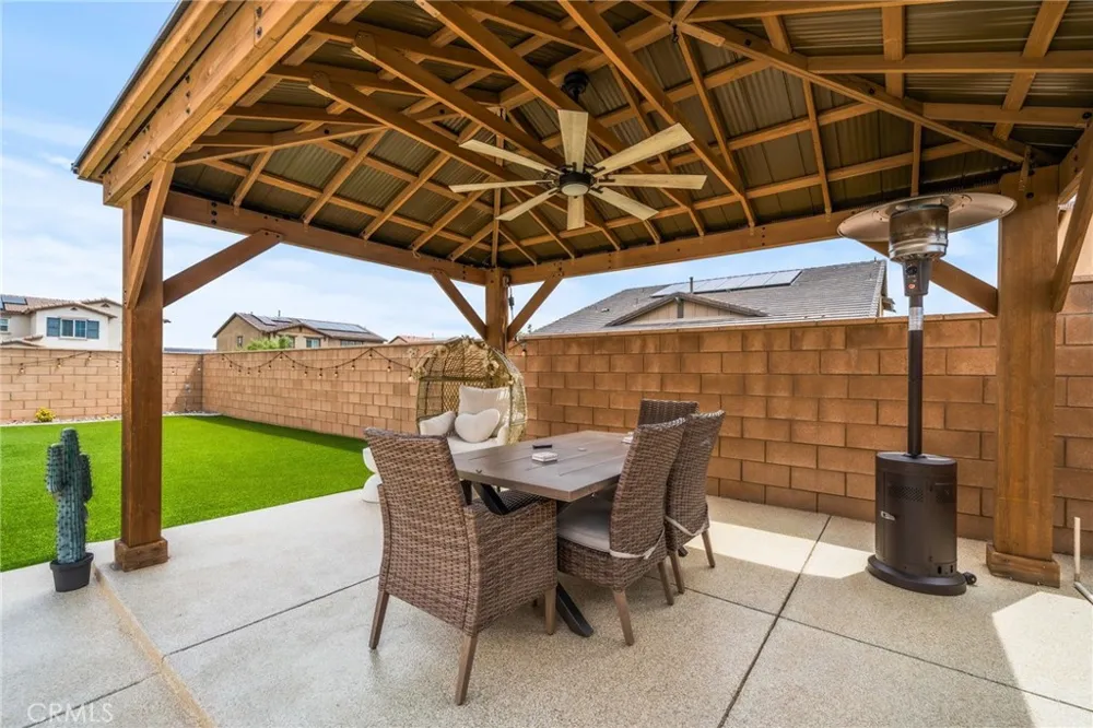 11981 Regent Victorville, CA 92392