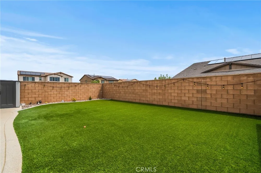 11981 Regent Victorville, CA 92392