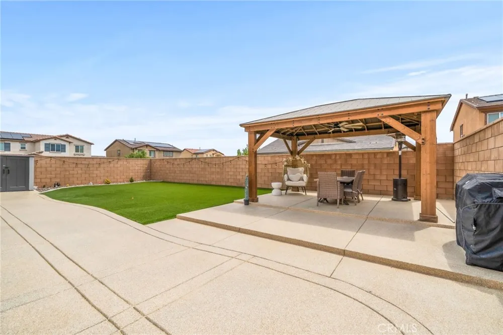 11981 Regent Victorville, CA 92392