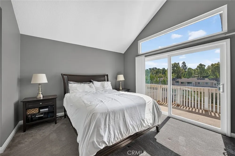 21056 Champlain Lake Forest, CA 92630