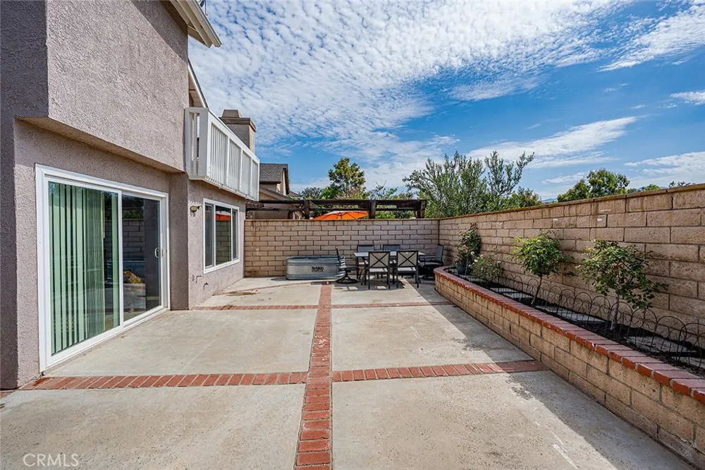 21056 Champlain Lake Forest, CA 92630