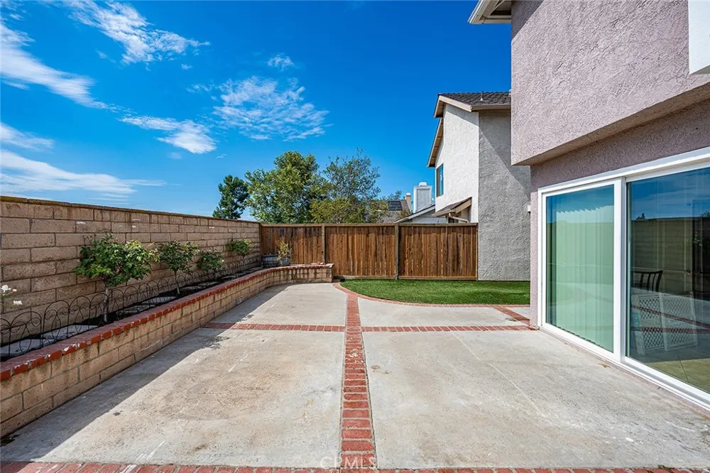 21056 Champlain Lake Forest, CA 92630