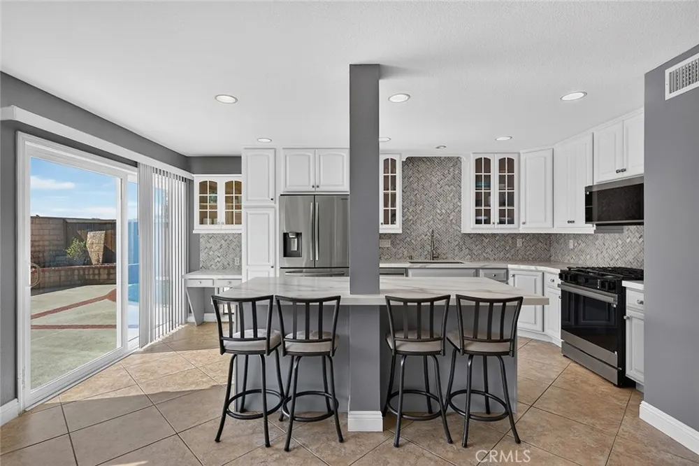 21056 Champlain Lake Forest, CA 92630