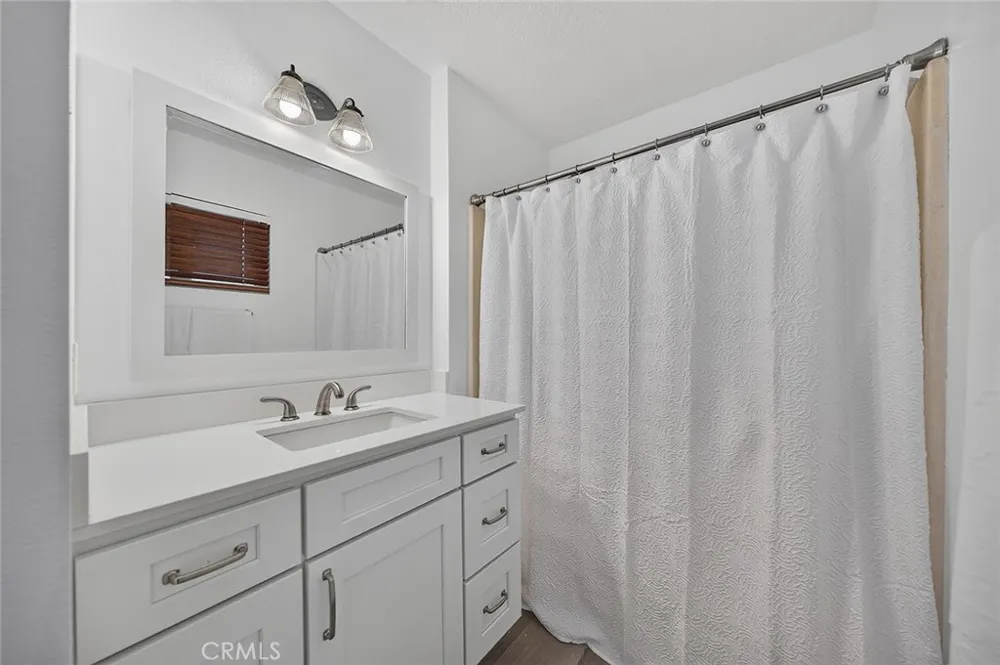 21056 Champlain Lake Forest, CA 92630