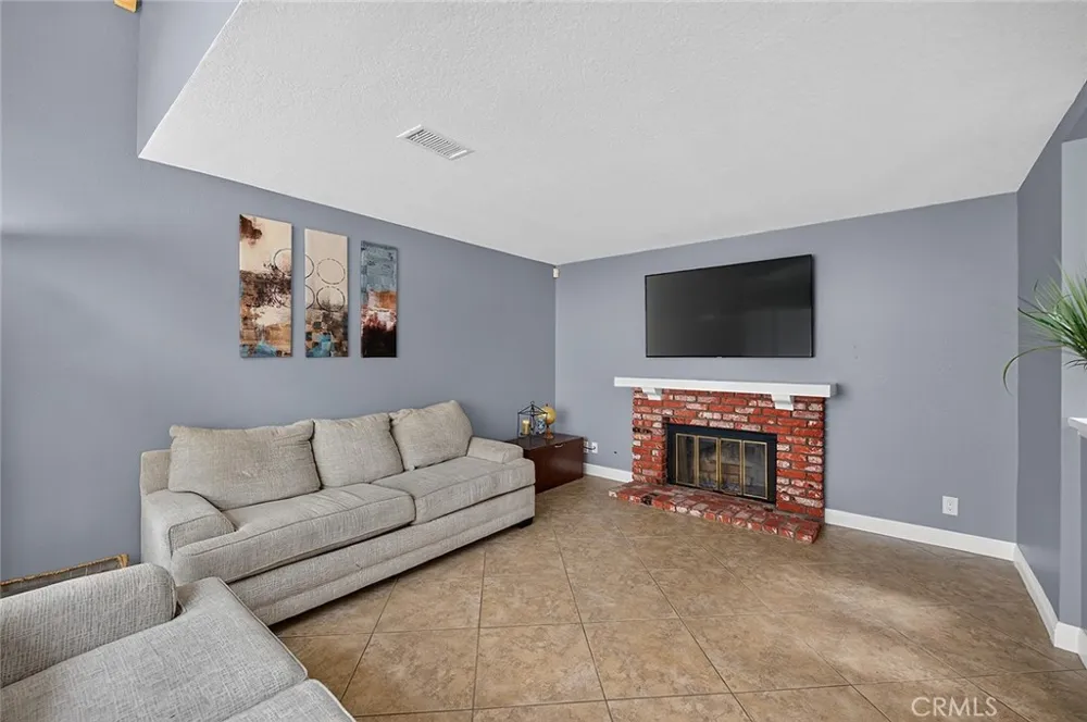 21056 Champlain Lake Forest, CA 92630