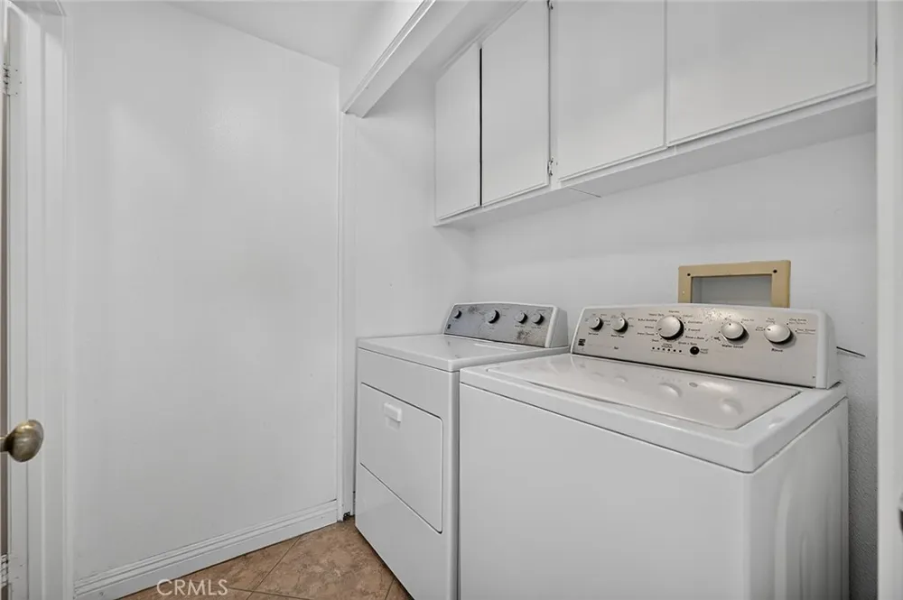 21056 Champlain Lake Forest, CA 92630