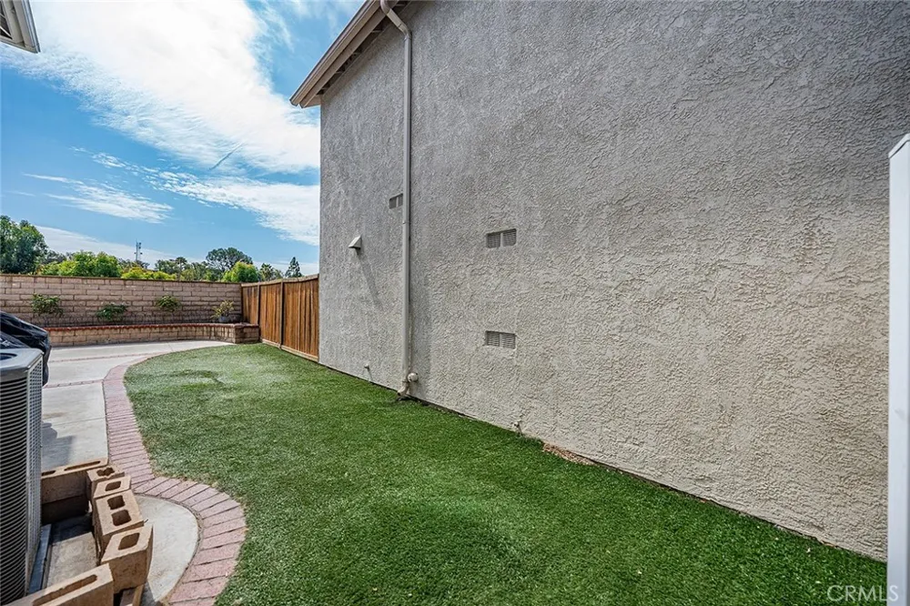 21056 Champlain Lake Forest, CA 92630