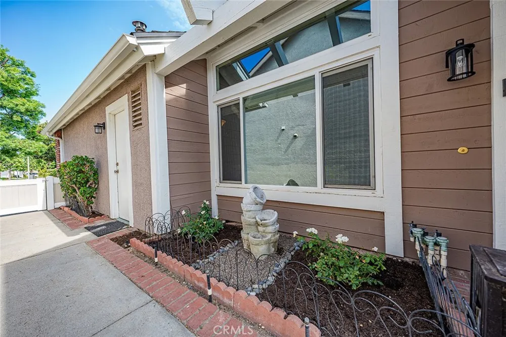 21056 Champlain Lake Forest, CA 92630