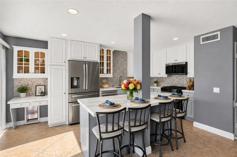 21056 Champlain Lake Forest, CA 92630
