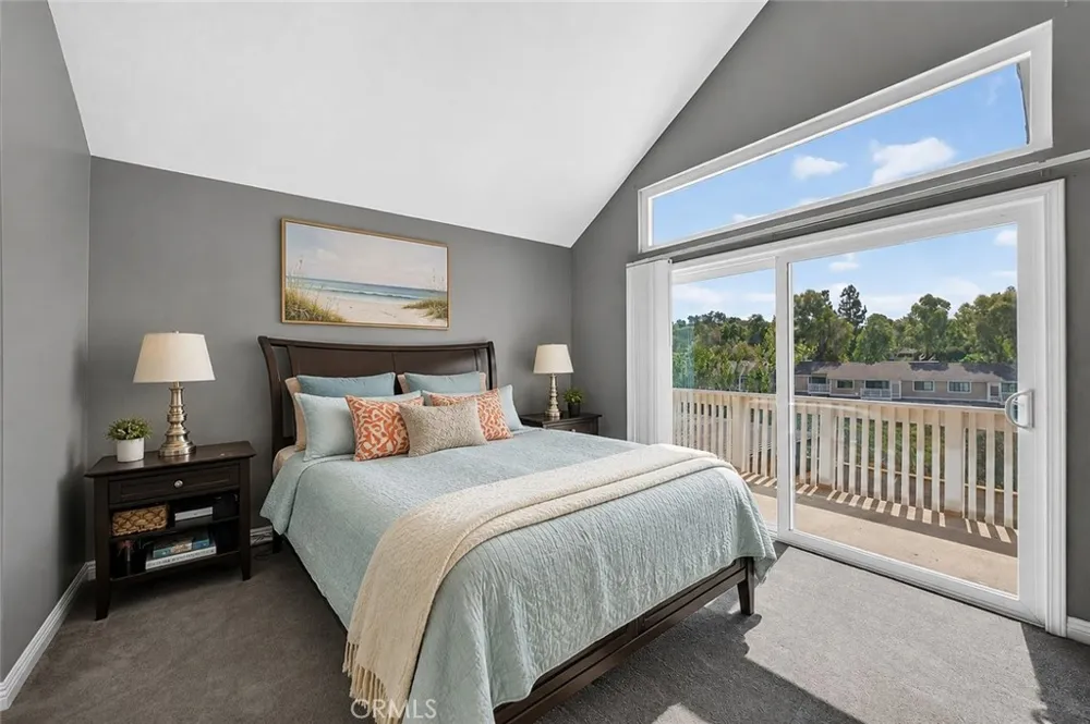 21056 Champlain Lake Forest, CA 92630