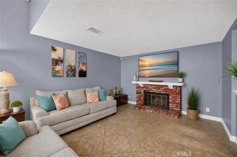 21056 Champlain Lake Forest, CA 92630