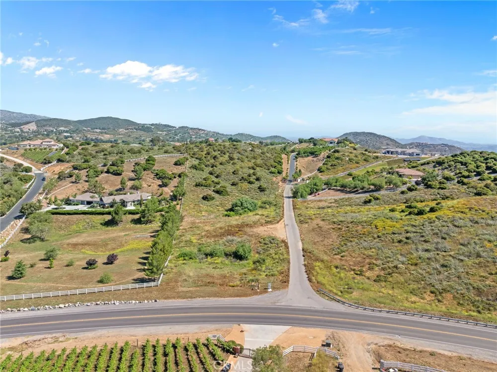 1 Avenida La Cresta Murrieta, CA 92563