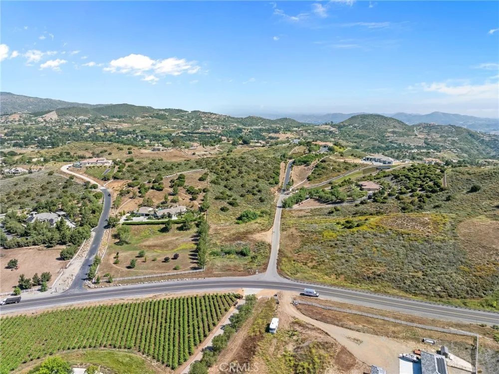 1 Avenida La Cresta Murrieta, CA 92563