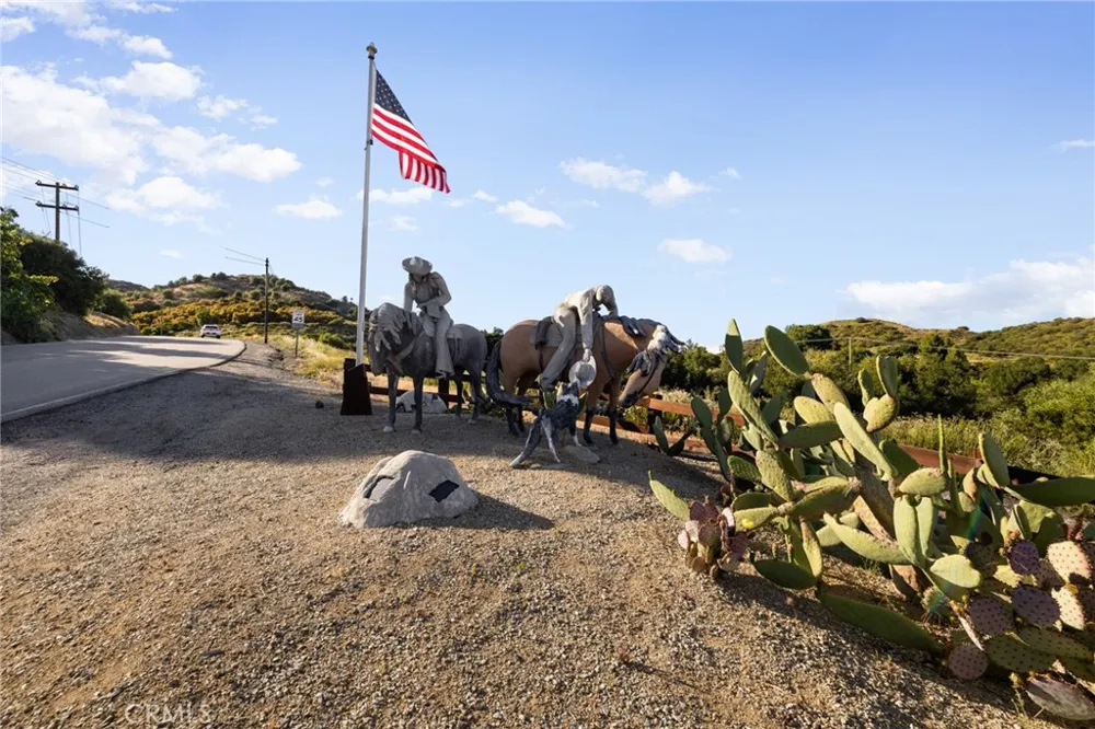 1 Avenida La Cresta Murrieta, CA 92563